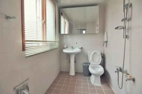 house image 4