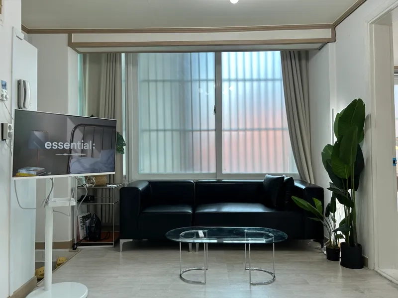 house image 0
