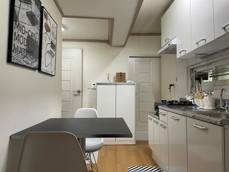 house image 0