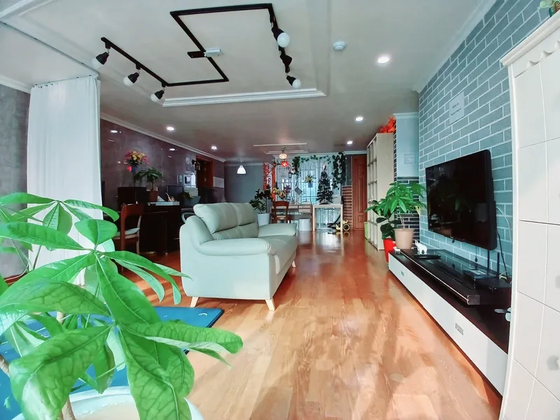 house image 0