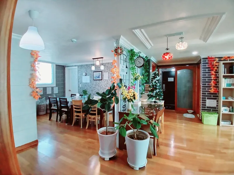 house image 3