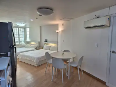 house image 1