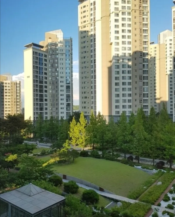 house image 0