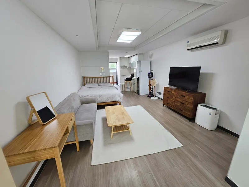 house image 0