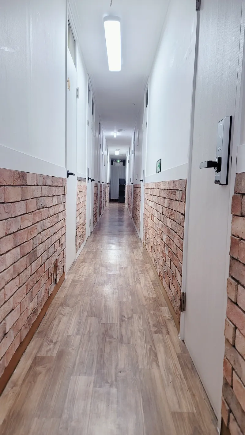 house image 0