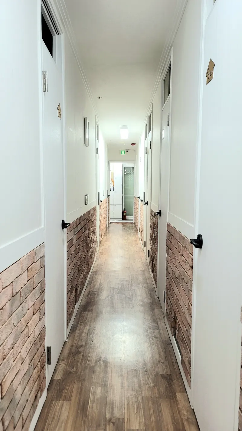 house image 4