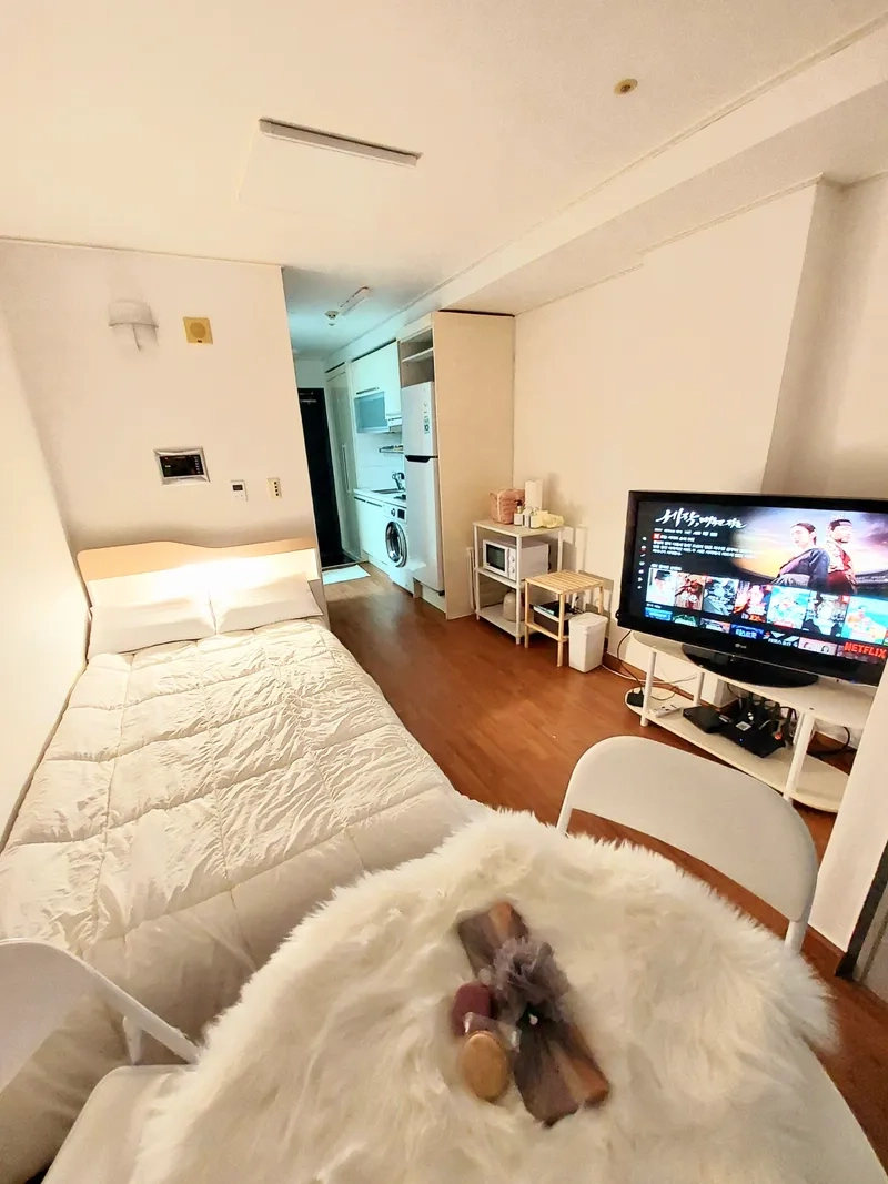 house image 0