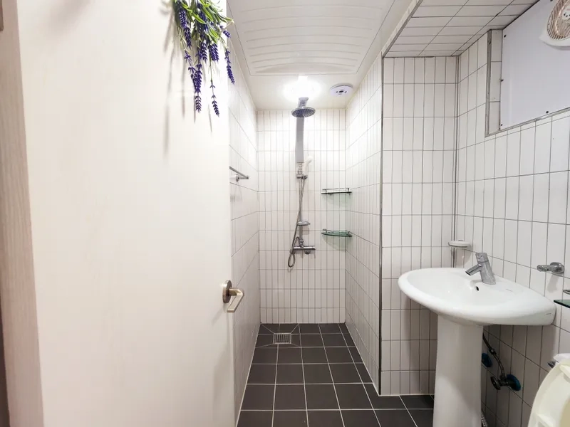 house image 4