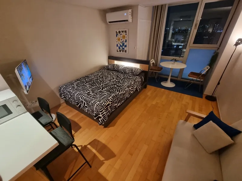 house image 0