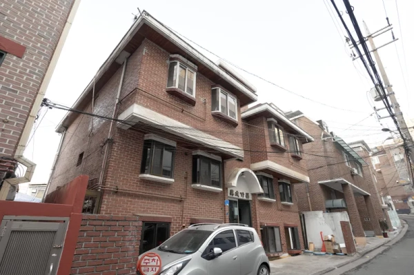 house image 3