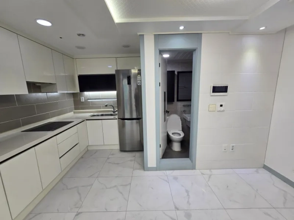 house image 0