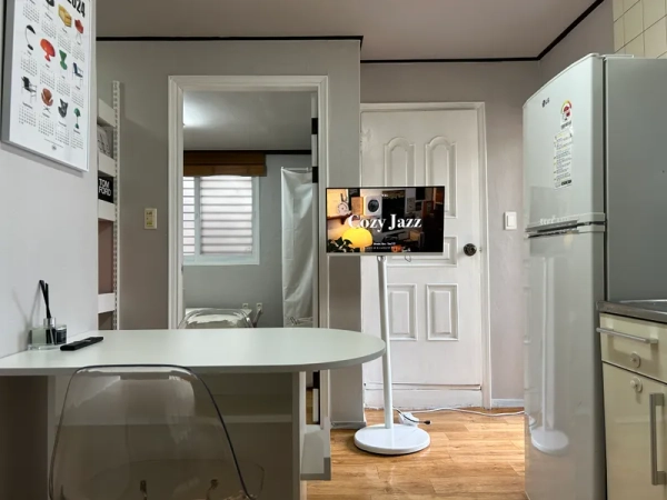 house image 0