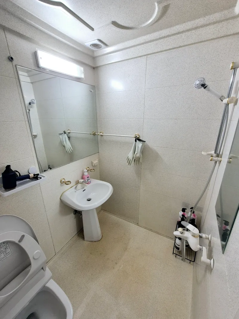 house image 7