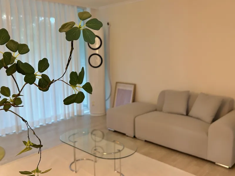 house image 0