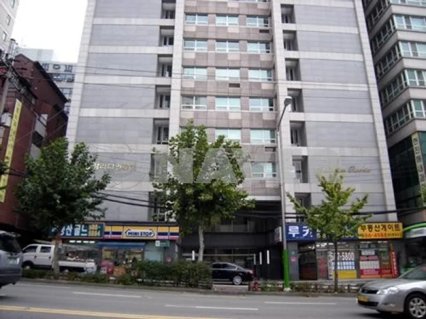 house image 0