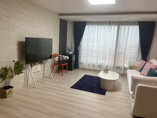 house image 0
