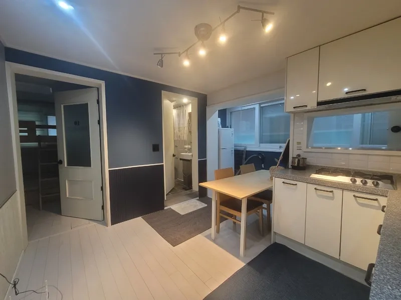 house image 0