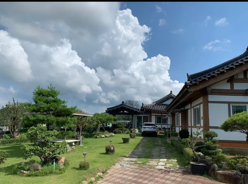 house image 0