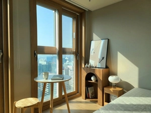 Premium High-Rise Studio • Line 7 City View